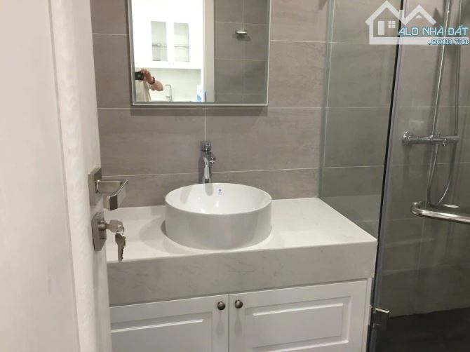 Cần bán căn hộ 2 ngủ 82m2 D