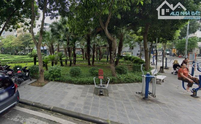 Bán nhà riêng Chính chủ - Lô góc 2 mặt thoáng tại Long Biên, 9 tỷ VND, 43 m2, 4PN, 2WC - 3