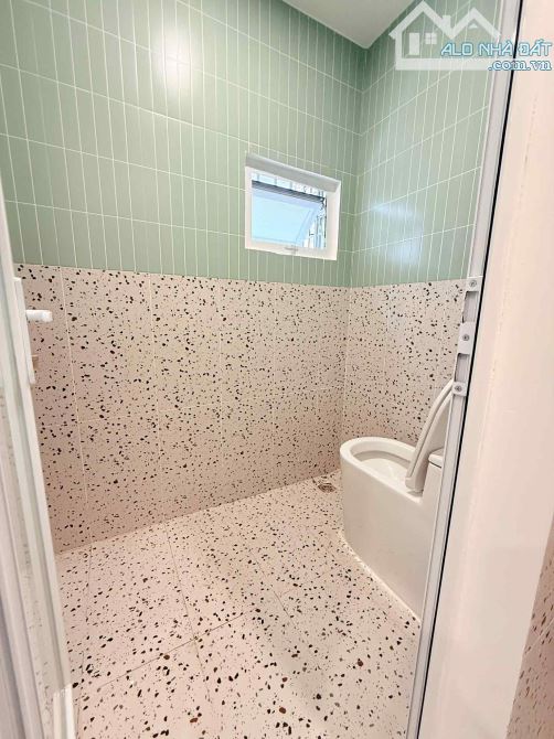 Bán căn hộ tập thể HVKT Quân Sự, 234 Hoàng Quốc Việt,  2 ngủ full đồ đẹp chỉ 3,98 tỷ - 3