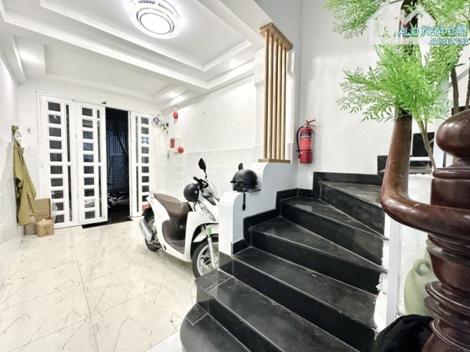BÁN CHDV 6 TẦNG, TRẦN QUAN KHẢI, QUẬN 1 - 8 PN/ 10 WC -  39M2 - 35Tr/Tháng - 10.39 TỶ - 3