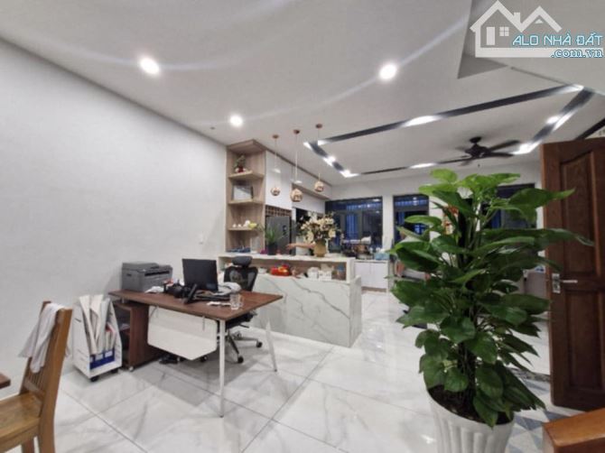NHÀ PHÚ HỮU 2 Tầng -HẺM Ô TÔ - VÒNG XOAY PHÚ HỮU Q9 - THỦ ĐỨC HCM  4 tỷ - 3