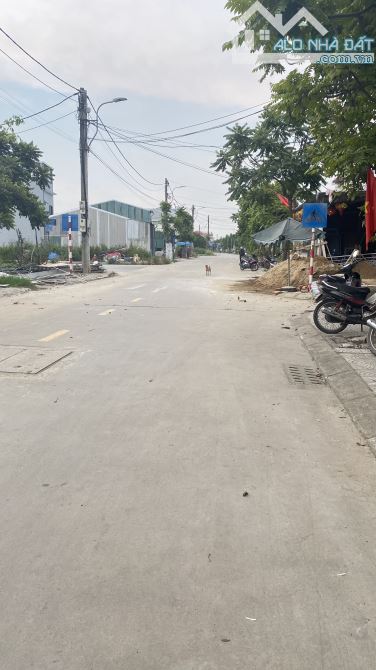 KQH Hoàng Quốc Việt _ DT 110m2 ngang 6M_ Chỉ Có 3,250tỷ - 3