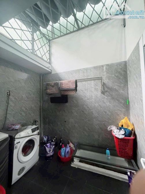 Bán nhà 3 tầng mặt tiền Ngô Trọng Thiên. 50m2 ngang 4m giá 5,5tỷ. Để lại nội thất - 3