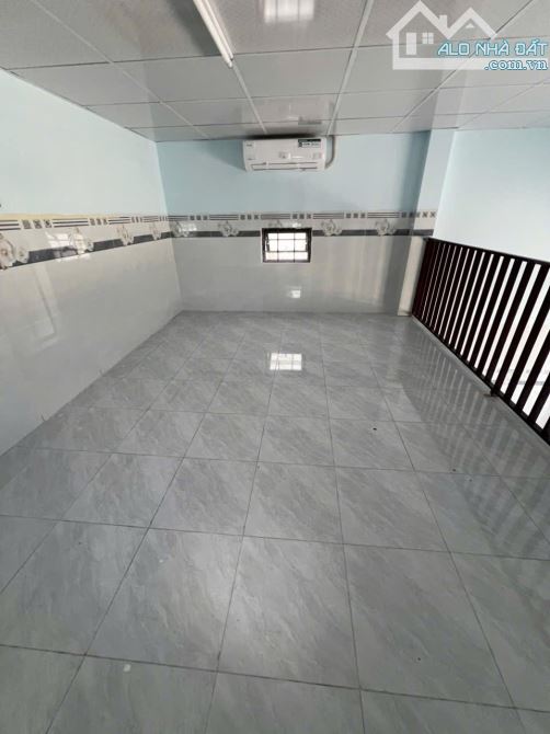 Nợ một đống ! bán gấp dãy trọ 8P và 1Kiot ở gần KCN Phước Đông, Gò Dầu 196m2 SHR giá 825tr - 3