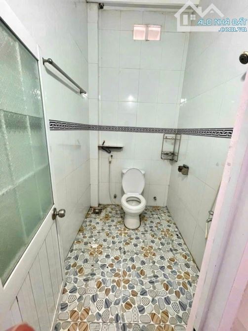 Kẹt quá rồi bán gấp căn nhà cấp 4 Đ.Trần Tử Bình, củ chi 150m2 SHR 2PN. Giá 705 Triệu - 3