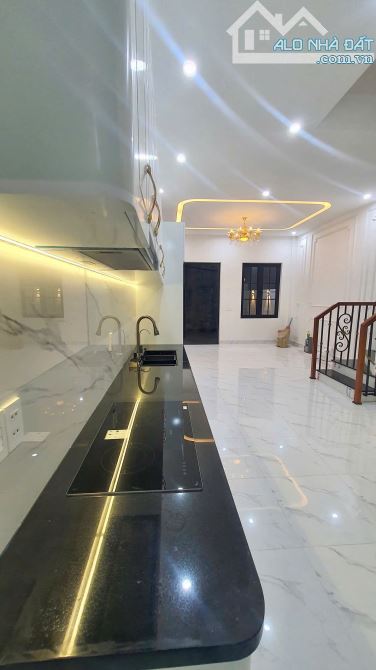 Nhà 2 tầng mặt tiền kiệt Lê Phụng Hiểu thông Bùi Thị Xuân và đi ra Đồng Khởi - 3
