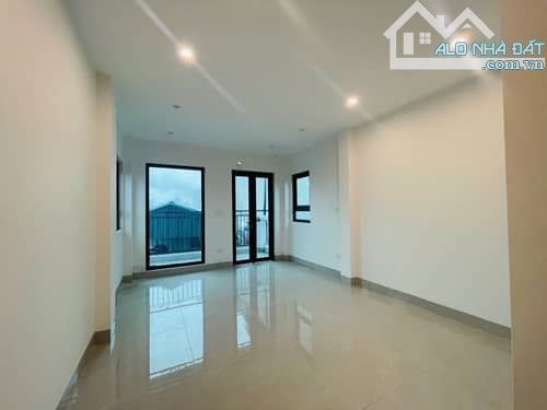 NHÀ MỚI XÂY KIM GIANG, HOÀNG MAI - Ô TÔ QUA NHÀ - NGÕ THÔNG - MẶT TIỀN 4M - 3
