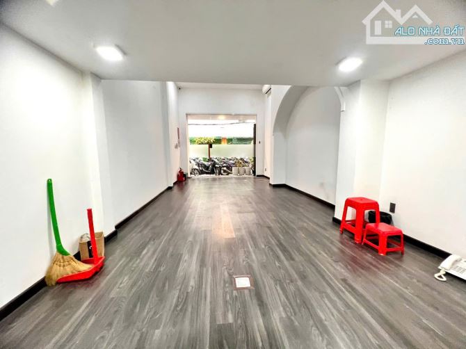 CHO THUÊ NHÀ 8/12 LÊ THÁNH TÔN Q1, DT 4x20M NỞ HẬU 6M, TRỆT 5 LẦU, GIÁ 130 TRIỆU - 3