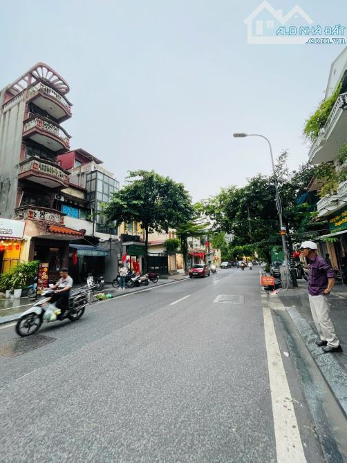 Lô góc mặt phố Nguyễn Khuyến, vỉa hè 3m KD vô địch, DT 55m2, MT 4m, chào 20,5 tỷ - 3
