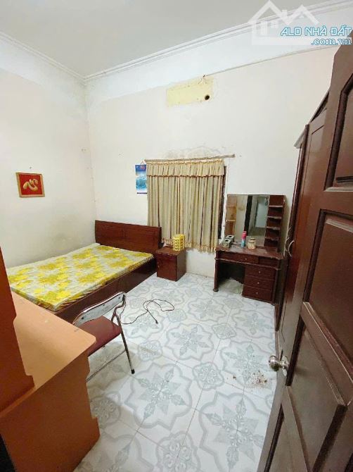 Nguyễn Lương Bằng - Mặt ngõ thông - Nhà dân xây chắc chắn - Lô góc 2 thoáng - 3