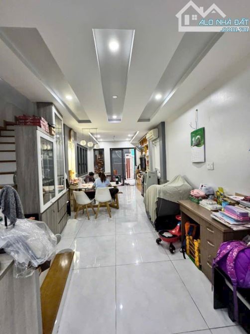 NHÀ CHÍNH CHỦ NGUYỄN VĂN ĐẬU GẦN 70M2 - 3 TẦNG - NGANG HƠN 5M - NHĨNH 8 TỶ - 3