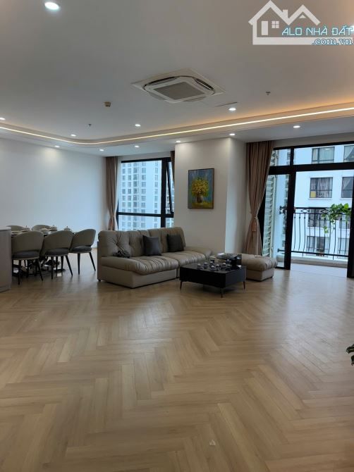Em bán căn hộ Royal city - 72 Nguyễn Trãi - 3