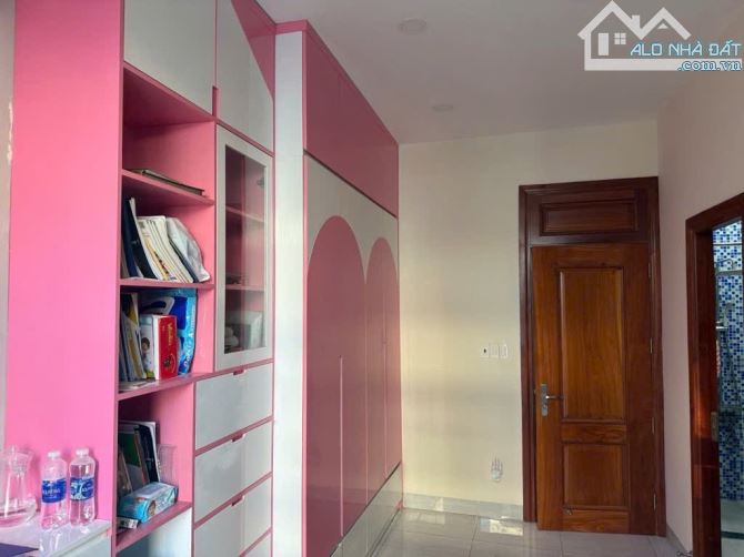 NHÀ 5 tầng, đường THỚI AN 28, phường THỚI AN Q.12, DT 63m2( 4,5m x 14m)đường 12m - 3