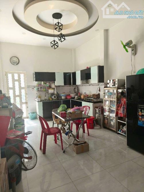 NHÀ 4 tầng,đường THỚI AN 13, phường THỚI AN, Q12, DT 101,9m2 ( 4,5m x 23m )hẻm 5m - 3