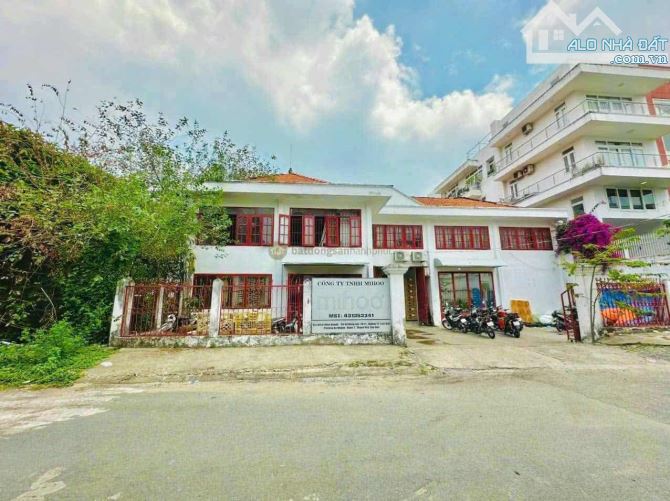 SIÊU RẺ! Biệt thự cũ tiện xây mới, cách Trần Não 200m, đường 13m. DT 612m2. Giá 86 tỷ TL - 3