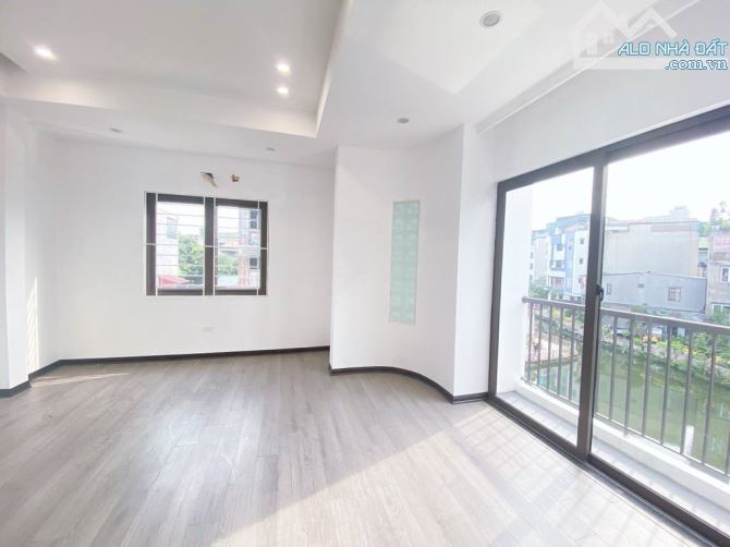CHỈ HƠN 7 tỷ CÓ NGAY SIÊU PHẨM VIEW HỒ TRIỆU ĐÔ - LÔ GÓC 3 THOÁNG - NHÀ MỚI CỨNG _ ô tô - 3