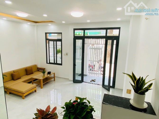 CHỦ HẠ SÂU GẦN NGUYỄN DUY TRINH🔥6 TỶ 600 nhà 3 Tầng 🔥4 PHÒNG NGỦ, 3 WC🔥TRUNG TÂM QUẬN 2 - 3