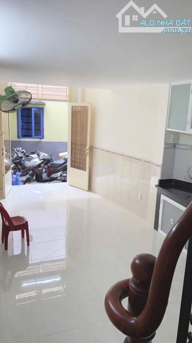 Bán nhà đường số 4 p4q.3 – khu dân cư Cư Xá Đô Thành – dt: 24m2 – giá 3.2 tỷ - 3