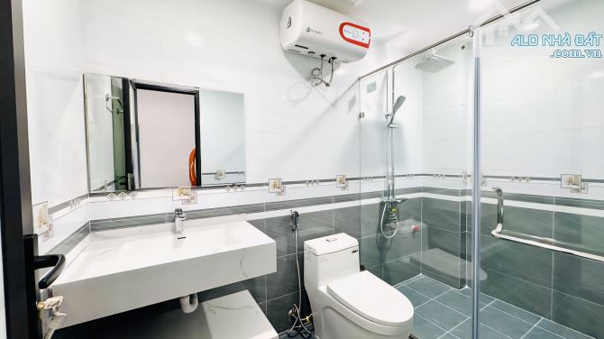 BÁN NHÀ P VIỆT HƯNG LONG BIÊN, 5 TẦNG 4 NGỦ DT 103M² – GIÁ NHỈNH 12 TỶ - 3