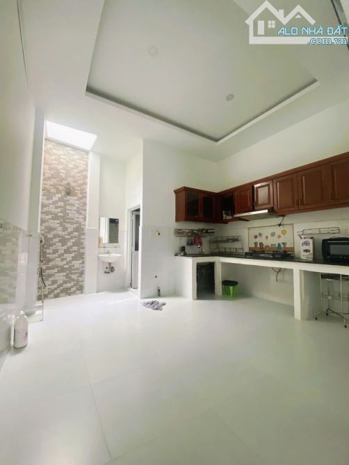 Chủ gấp bán - nhỉnh 5 Tỷ - 3 Tầng 3 Pn -_HXH thông - 3
