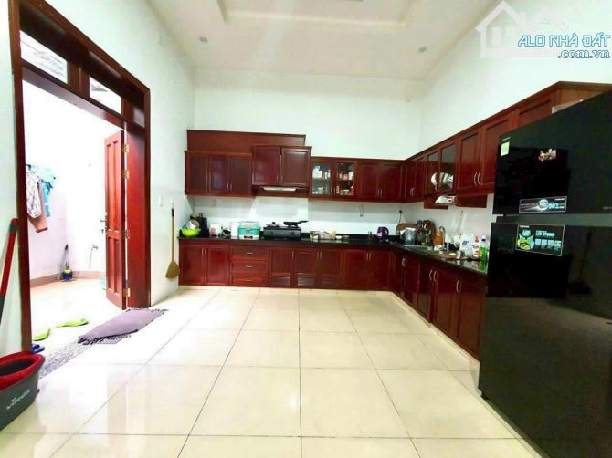 Chỉ 7 Tỷ Nhà 2 Tầng Quận 7–Sát Mặt Tiền Huỳnh Tấn Phát-Khu Hoàn Cầu – DT 100 m² - 3