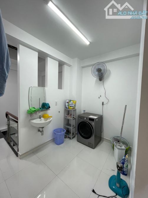 Bán nhà hẻm 30/51 Lâm Văn Bền, Quận 7 nội thất cao cấp, 6 tỷ 6, 35m2, 2PN 3WC - 3