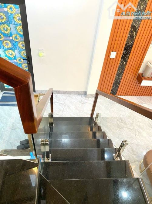 BÁN NHÀ 2 TẦNG DT 104M, 2 TẦNG 3 PHÒNG NGỦ 1,9 TỶ. - 3