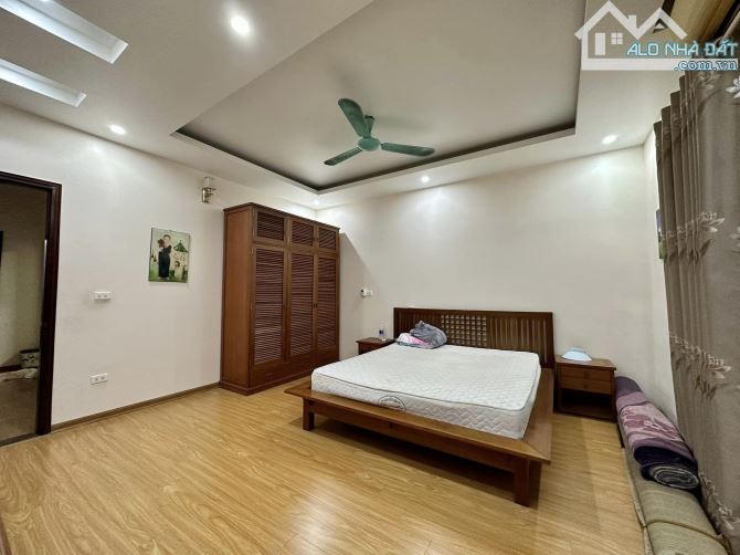 HIẾM! 14.2 TỶ - LẠC LONG QUÂN, TÂY HỒ - GẦN HỒ TÂY – THANG MÁY – Ô TÔ - Ở OR KD DÒNG TIỀN - 3