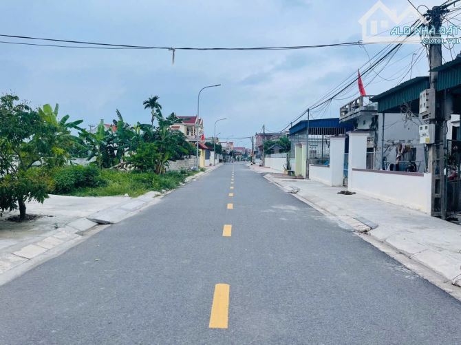 Mặt đường nhựa trục thôn Đoan Xá 2 - Đoàn Xá Giá Hơn 16 triệu/m2 - 3