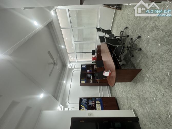 Bán nhà phố hẻm 497/ Phan Văn Trị 6 lầu ngang 5m 90m2 tiện làm VP view Emart chỉ 17.3 tỷ. - 3