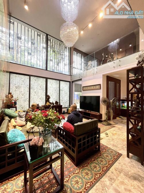 BÁN GẤP NHÀ KHÂM THIÊN - ĐỐNG ĐA - DT 92M2 x 5T- 16,6 TỶ-GẦN HỒ-MẶT NGÕ KD-2 THOÁNG - 4