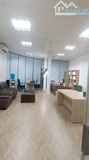 ANH TRAI CÓ VIỆC GỬI BÁN CĂN NHÀ LÔ GÓC , HIỆN ĐANG LÀM VĂN PHÒNG ,THIẾT KẾ THÔNG SÀN - 4