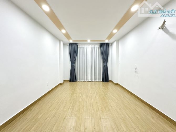 BÁN NHÀ HẺM Ô TÔ UNG VĂN KHIÊM SAU LƯNG ĐH. HUTECH - 62M2 - 4 TẦNG (6 PN) - CHỈ 13.9 TỶ - 4