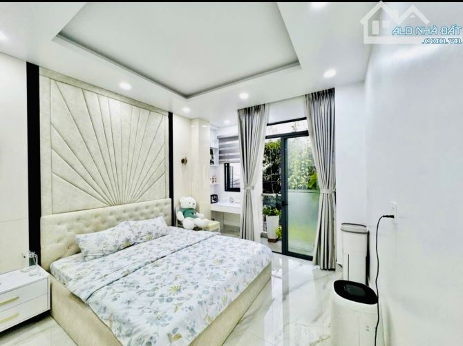 BÁN NHÀ HẺM OTO NƠ TRANG LONG. NHÀ 4 TẦNG, 4 PHÒNG NGỦ, THIẾT KẾ HIỆN ĐẠI CÒN RẤT MỚI - 4