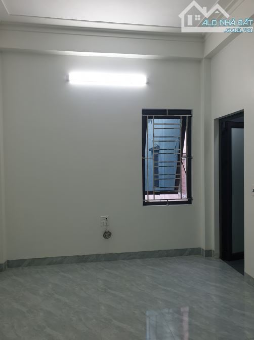 BÁN NHÀ ĐẸP 2.8 TỶ 3 TẦNG 84M2 ( ĐÔNG NAM ) NGÕ HÙNG VƯƠNG - 4