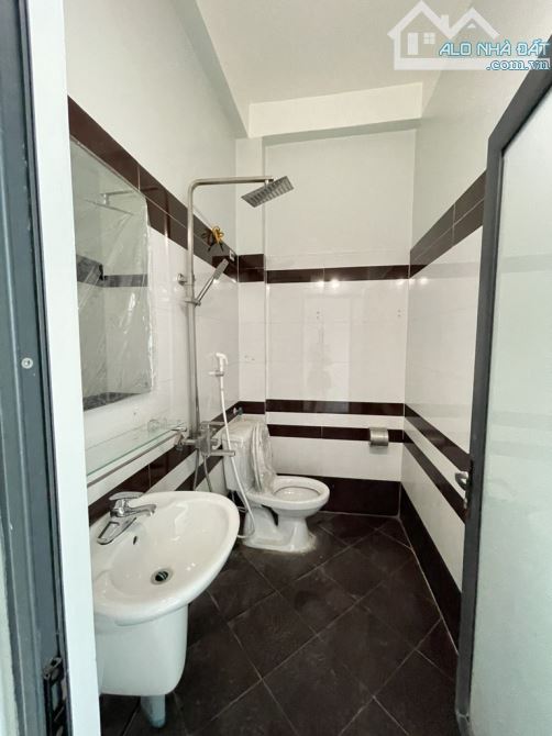 Kiêu Kỵ-Nhà Mới- Nguyễn Quý Trị 3 Tầng*40m Ô TÔ ĐỖ Cửa- Cạnh VinOCP- chỉ 4,6 Tỷ - 4