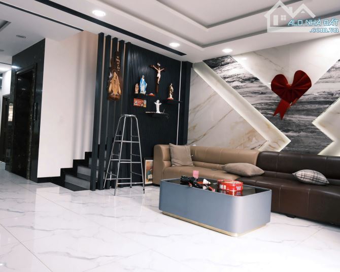 NHÀ ĐẸP LUNG LINH ĐẸP NGAY NGUYỄN QUÝ YÊM - 112m²-5.9 x 18.2M- 5 TẦNG- 14TỶ - 4