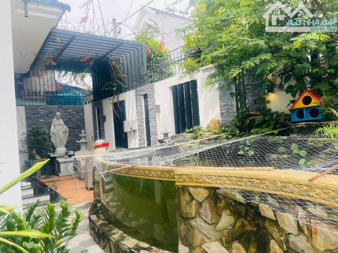 Bán gấp biệt thự sân vườn, ngang 14m, lô góc, làng ĐH, Đông Hoà Dĩ an chỉ 12tỷ - 4