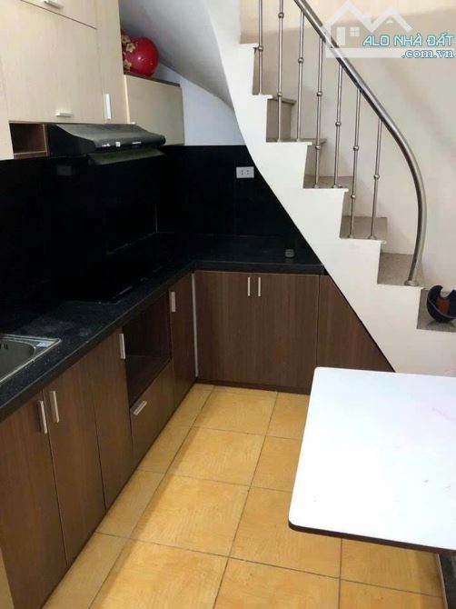 Cho thuê nhà ngõ Giảng Võ, 16m2 x 6 tầng, 2 ngủ ở 4 người Giá 7tr5 - 4