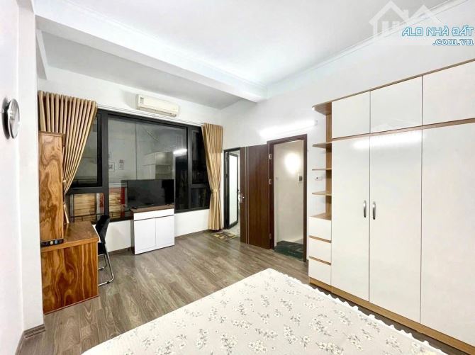Tài chính 8 đồng, tuyến phố Lò Đúc, ngõ nông ba gác tránh, đẹp vào ở ngay. - 4