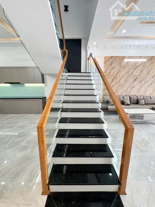 CHỦ GỞI BÁN NHÀ 1 TRỆT 2 LẦU 3 TẤM ĐÚC THUỘC KDC HOÀNG MINH CHÁNH P.HOÁ AN. GIÁ CHỈ 4,8 TỶ - 4