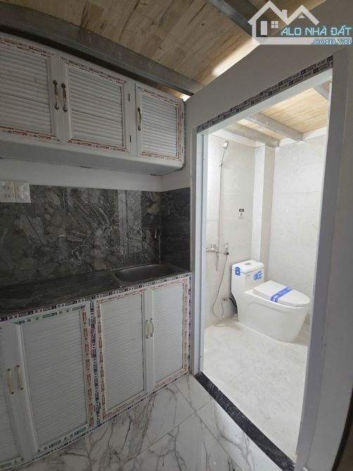 CHDV 5 tầng. 12Phòng. Cho thuê 70tr/th. 132 m2 giá 14 tỷ x - 4
