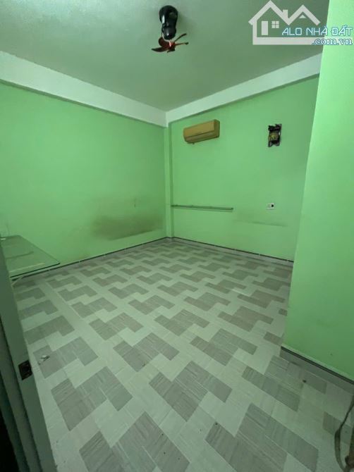 Cho thuê nguyên căn nhà mặt tiền 1 trệt 2 lầu đường Cách mạng Tháng Tám giá 22 triệu - 4