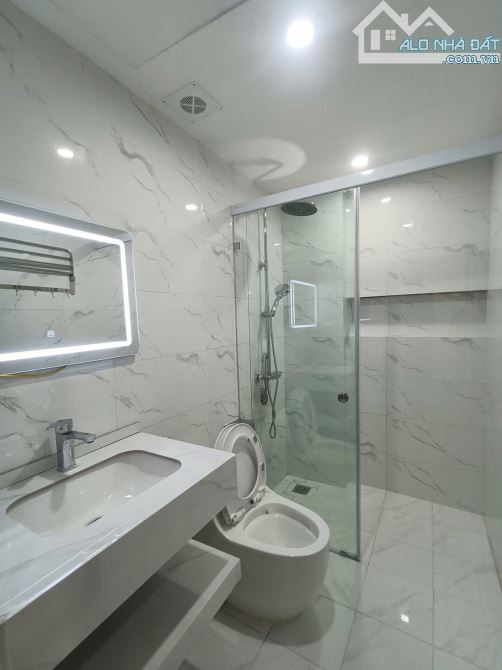 Bán nhà Đống Đa 6T thang máy đẹp lung linh full nội thất nhập khẩu DT 41m 6T MT 4.2m - 4