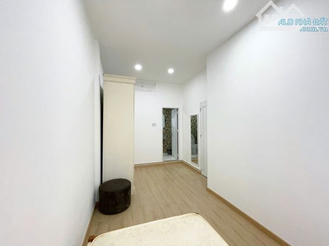 Bán nhà hẻm 108// Thích Quảng Đức. 4.7x7. 1 lầu. Gía 4 tỷ 8 - 4