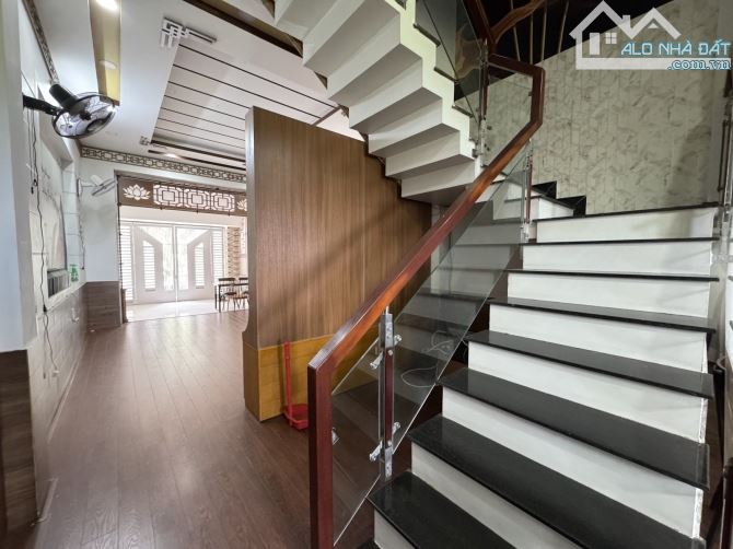 NHÀ 4 TẦNG THIẾT KẾ SANG TRỌNG 72M2 - HẺM 6M OTO VÀO TẬN NHÀ - THỚI AN, QUẬN 12. GIÁ RẺ - 4