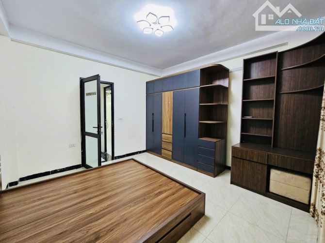 BÁT KHỐI- NHỈNH 5 TỶ- LÔ GÓC- Ô TÔ ĐỖ CỔNG- GẦN CẦU VĨNH TUY- AEON- HỒ ĐH- CÔNG VIÊN - 4