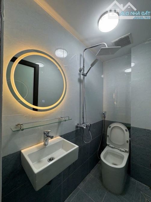 Bán nhà Trần Cung, 6 tầng thang máy, MT 4,5m, sát ô tô, hiếm trong tầm giá - 4