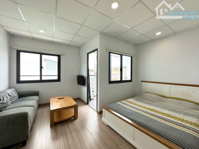 Căn hộ ngay trung tâm quận 1, cửa sổ view siêu chill, gần phố đi bộ Bùi Viện, UEH - 4