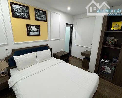 KHÁCH SẠN 4 SAO PHỐ CẦU GỖ – TRÁI TIM PHỐ CỔ HOÀN KIẾM – DOANH THU 7,8 TỶ/NĂM – GIÁ 120 TỶ